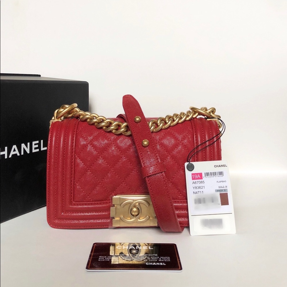 ❌SOLD❌ Chanel 19A caviar small boy bag